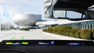 BMW anuncia la llegada del parabrisas del futuro para 2025: será una pantalla de información