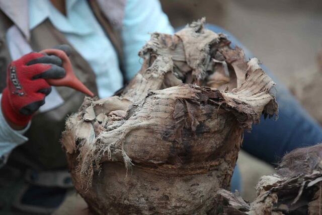 La mayoría de los niños estaban enterrados en posición fetal y uno yacía tumbado en posición de flor de loto. (Foto: EFE)