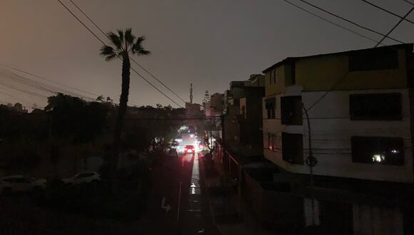 Las calles de Ate ante el apagón del sábado 29 de junio. Foto: @eddyvll