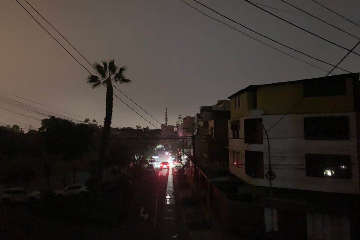 Las calles de Ate ante el apagón del sábado 29 de junio. Foto: @eddyvll