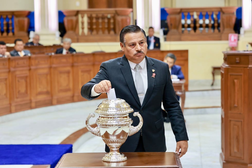 Daniel Barragán, integrante del partido Obras y candidato a la Presidencia del Senado.