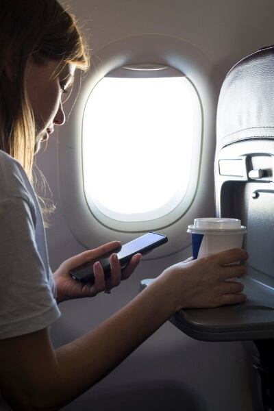 Según el piloto, esta práctica contribuye a un vuelo más seguro y tranquilo para todos. (Foto referencial: Freepik)