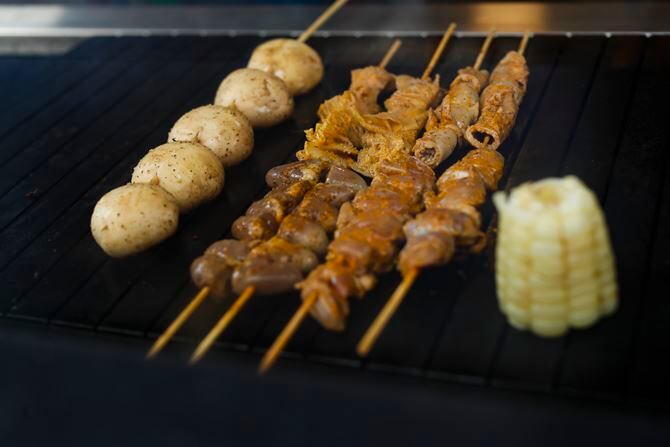 En Anticuching trabajan con carne argentina y americana.