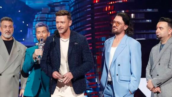 Joey Fatone, Lance Bass, Justin Timberlake, JC Chasez, y Chris Kirkpatrick, de NSYNC, en el escenario de los MTV Video Music Awards de 2023. (Foto: Agencias)