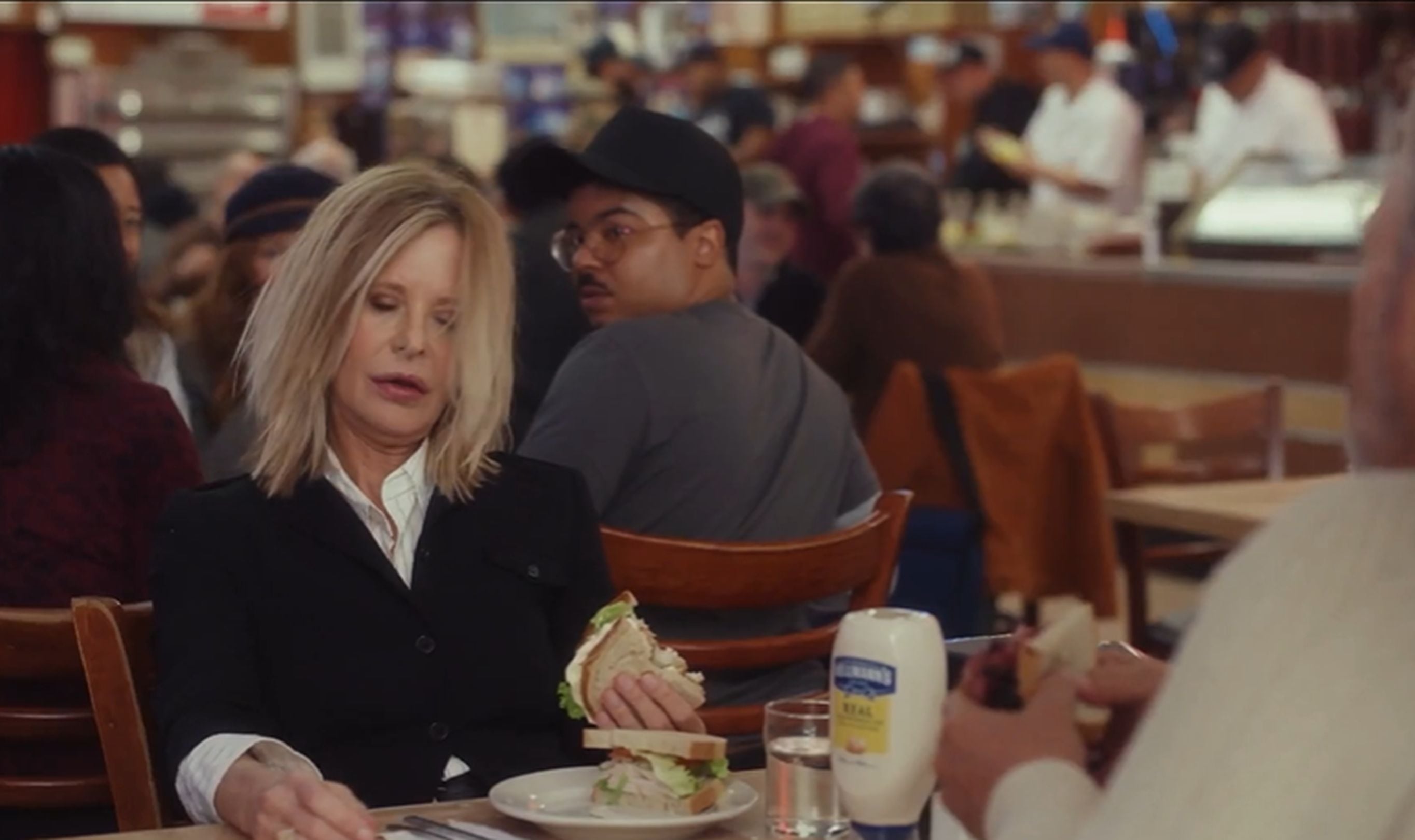 Una vez que Meg Ryan le echó mayonesa Hellmann’s a su sándwich, vivió una experiencia inolvidable. (Foto: Page Six / YouTube)