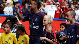Neymar: el mágico recibimiento de los hinchas del PSG en Parque de los Príncipes