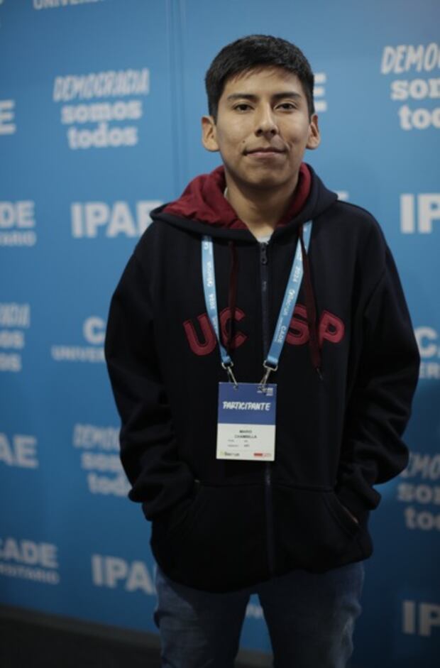 Mario Luis Chambilla Labra, estudiante de contabilidad en la Universidad Católica San Pablo en Arequipa (foto: Anthony Niño de Guzmán).