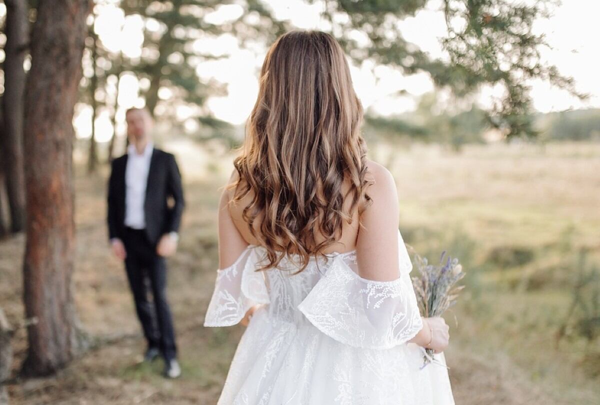 VIDEO VIRAL: una mujer de EE. UU. sorprende en redes sociales al convertir un vestido de novia usado en el de sus sueños. (Foto referencial: Pixabay)