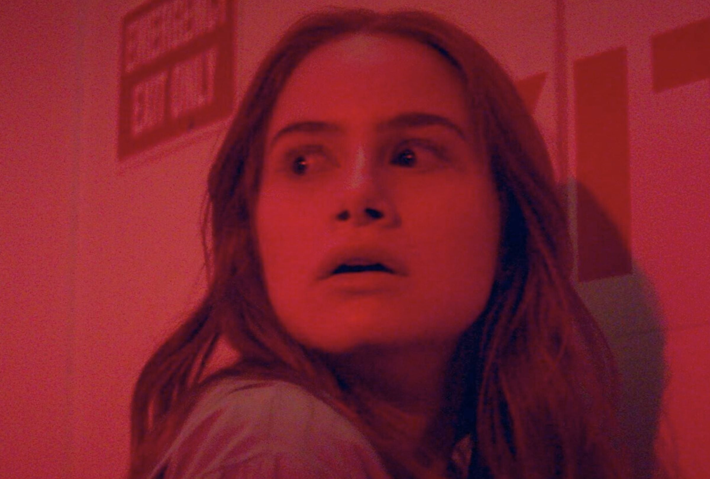 Madelaine Petsch en una escena de "The Strangers – Chapter 2", película del director Renny Harlin que se desarrolla a lo largo de 96 minutos de metraje (Foto: Lionsgate Films)