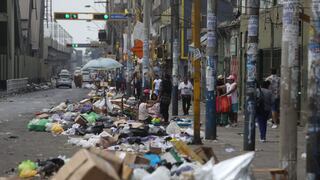 Calles de La Victoria amanecieron con basura tras celebraciones de Año Nuevo