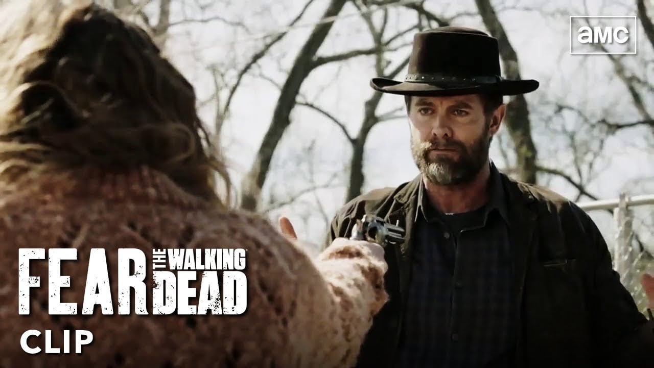 Lo que hace que el momento sea tan desgarrador es que, vimos a John baleado por Dakota en el puente, herido de muerte, pero no se rinde. (Foto: AMC)