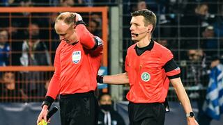 Bochum vs. Monchengladbach quedó suspendido por agresión al juez de línea