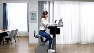 CES 2023: Acer revela el eKinekt BD 3, un escritorio y bicicleta estática para cargar tus dispositivos mientras te ejercitas