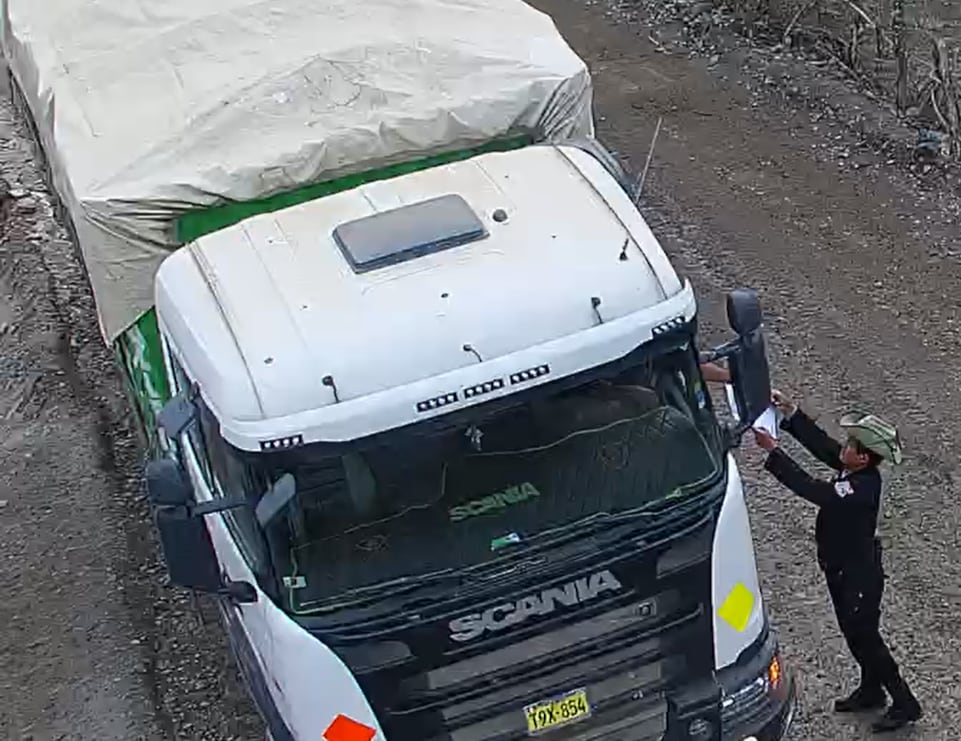 Inversiones Daymart es propietaria del vehículo, de placa T9X-854.