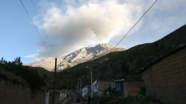 Volcán Ubinas: reportan leve disminución de actividad sísmica