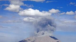 Bolivia en alerta tras llegada de cenizas por la erupción del volcán Ubinas