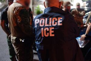 Un nuevo temor entre los inmigrantes de Texas: ¿ICE puede intervenir buses escolares y detener a niños indocumentados?