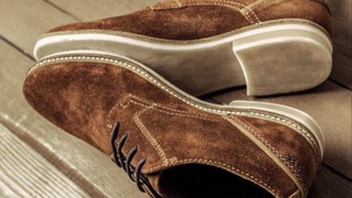 Cómo eliminar las manchas en los zapatos de gamuza sin dañarlos