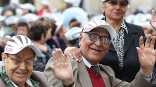 Cuál es la edad de cese y jubilación en el Perú