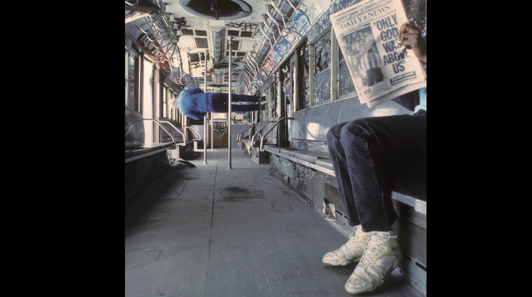 Portada del quinto álbum de estudio de Vampire Weekend: "Only God Was Above Us".