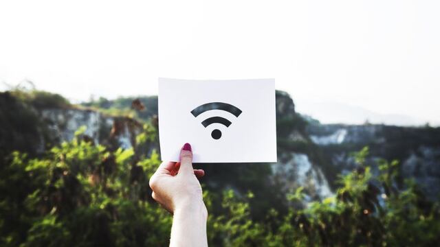 ¿Cuáles son los riesgos de conectarse a una red WiFi pública?