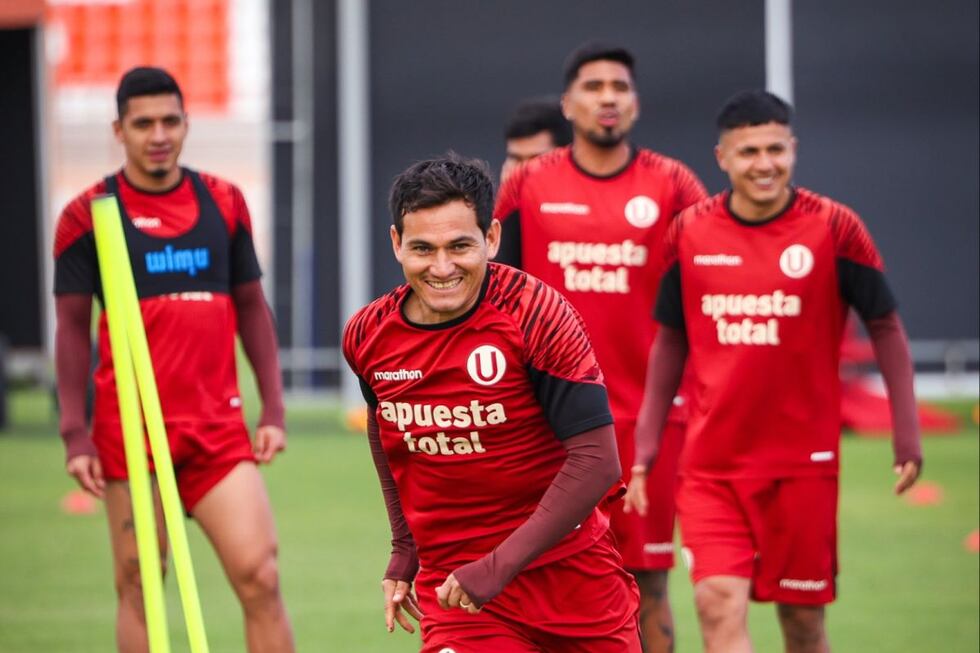 Vélez llegó a préstamo procedente de Vallejo y se ha ganado un lugar en la 'U'.