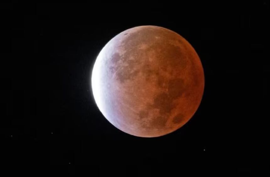 ¿Cómo ver en el Perú el eclipse lunar y en qué momento la luna llena se volverá roja? (Foto: Referencial NASA)