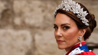 Kate Middleton rinde homenaje a Lady Di con su look en la coronación de Carlos III