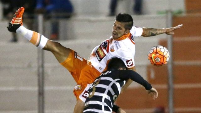 Terrible lesión en partido de la Copa Libertadores [VIDEO]