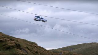 YouTube: ¿Qué hace este auto de Rally bajando por una tirolina?