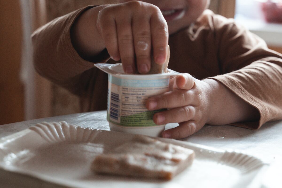 Reutiliza los vasos y envases de yogur con estos consejos que te comparte MAG. (Foto: Pexels/Vika Yagupa).