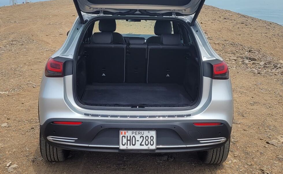 Tiene una capacidad de maletero de 320 litros . (Foto: Fernando Roca Canales)