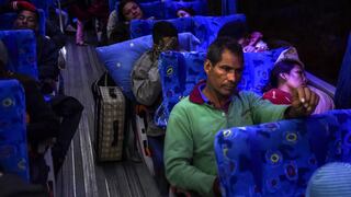 Cruzar tres países y tomar 13 buses, el precio por huir de Venezuela