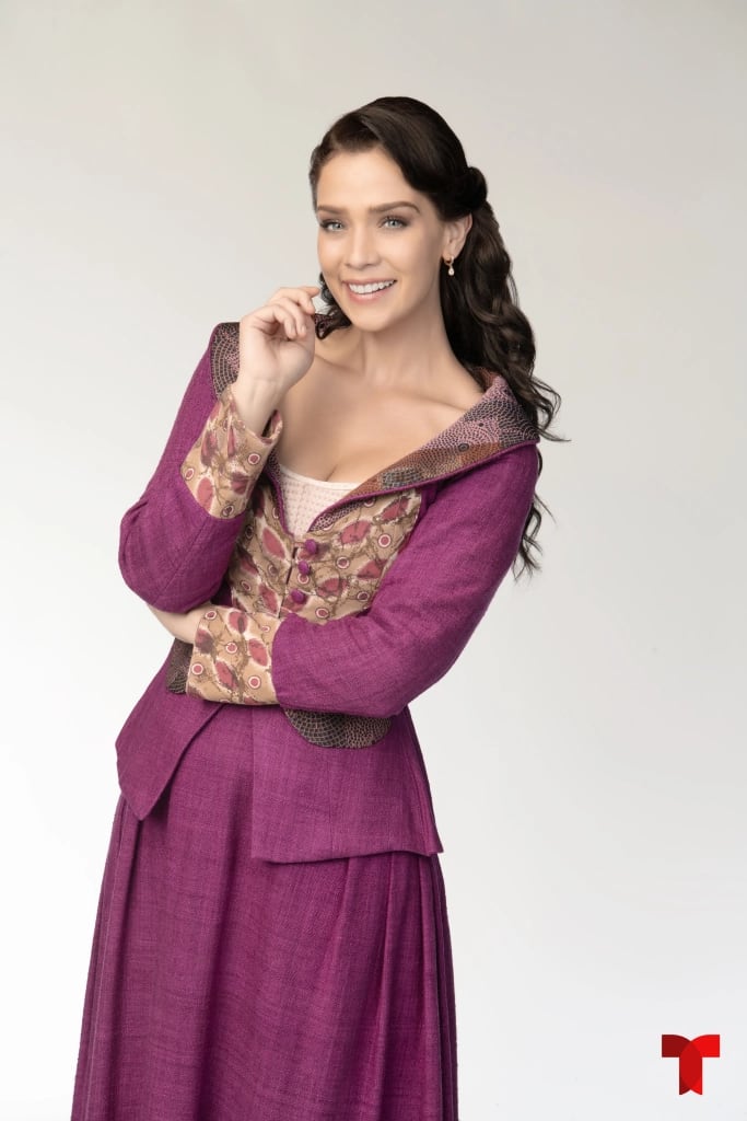 Carolina Miranda es Isabel Aguilar (Foto: Telemundo)