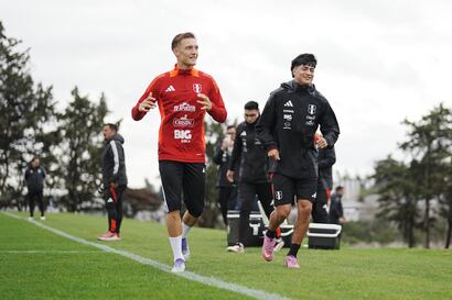 Con Sonne y Cabrera en el equipo: así entrenó la selección peruana en Montevideo | VIDEO