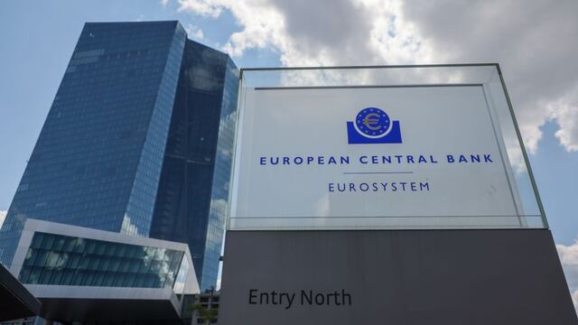 El BCE sube sus tipos de interés en un cuarto de punto hasta el 4,25 % 