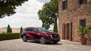 Mazda lanza su nuevo CX-80, el SUV de tres filas de asientos y motor híbrido