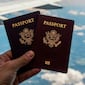 ¿Tu pasaporte está en riesgo? Errores que pueden hacer que EE.UU. lo considere inválido