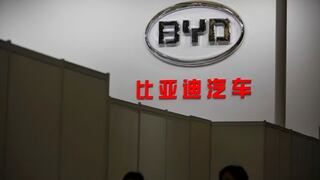 BYD llega a Chile y construirá una planta de componentes para las baterías de sus autos eléctricos