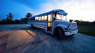 Este bus fue convertido en una vivienda de lo más acogedora