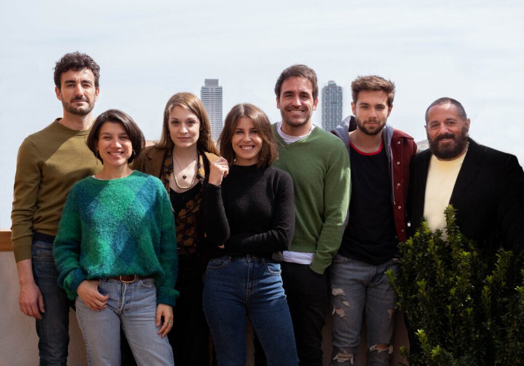 El reparto de la serie “Smiley” (Foto: Netflix)