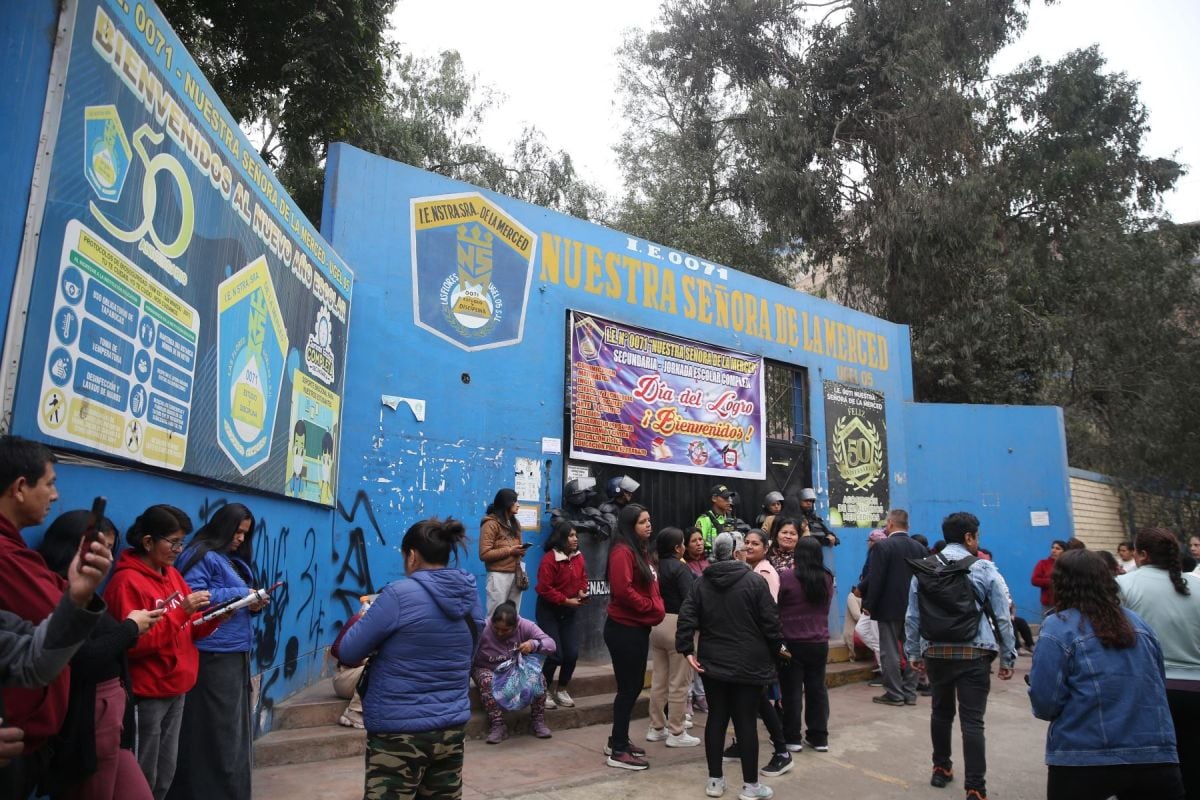 El Ministerio de Educación garantiza la seguridad integral de los 800 estudiantes de primaria y secundaria de la Institución Educativa 0071 Nuestra Señora de las Mercedes, que el pasado 2 de agosto sufrió un intento de invasión por parte de traficantes de terrenos. (Foto: Agencia Andina)