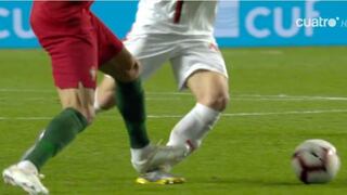 Portugal vs. Serbia: la brutal falta de Pepe sobre Tadic | VIDEO
