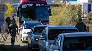 Se forman colas de autos en frontera con Mongolia tras llamado a reservistas en Rusia