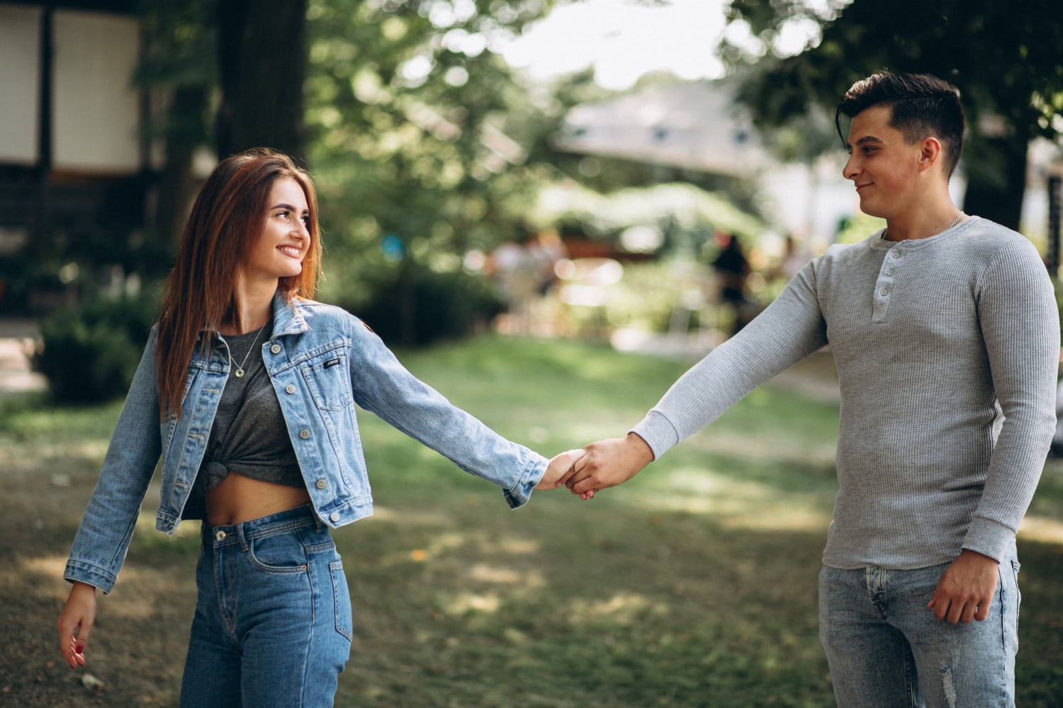 Ni novios ni amigos: por qué las 'situationships' nos están dejando emocionalmente agotados