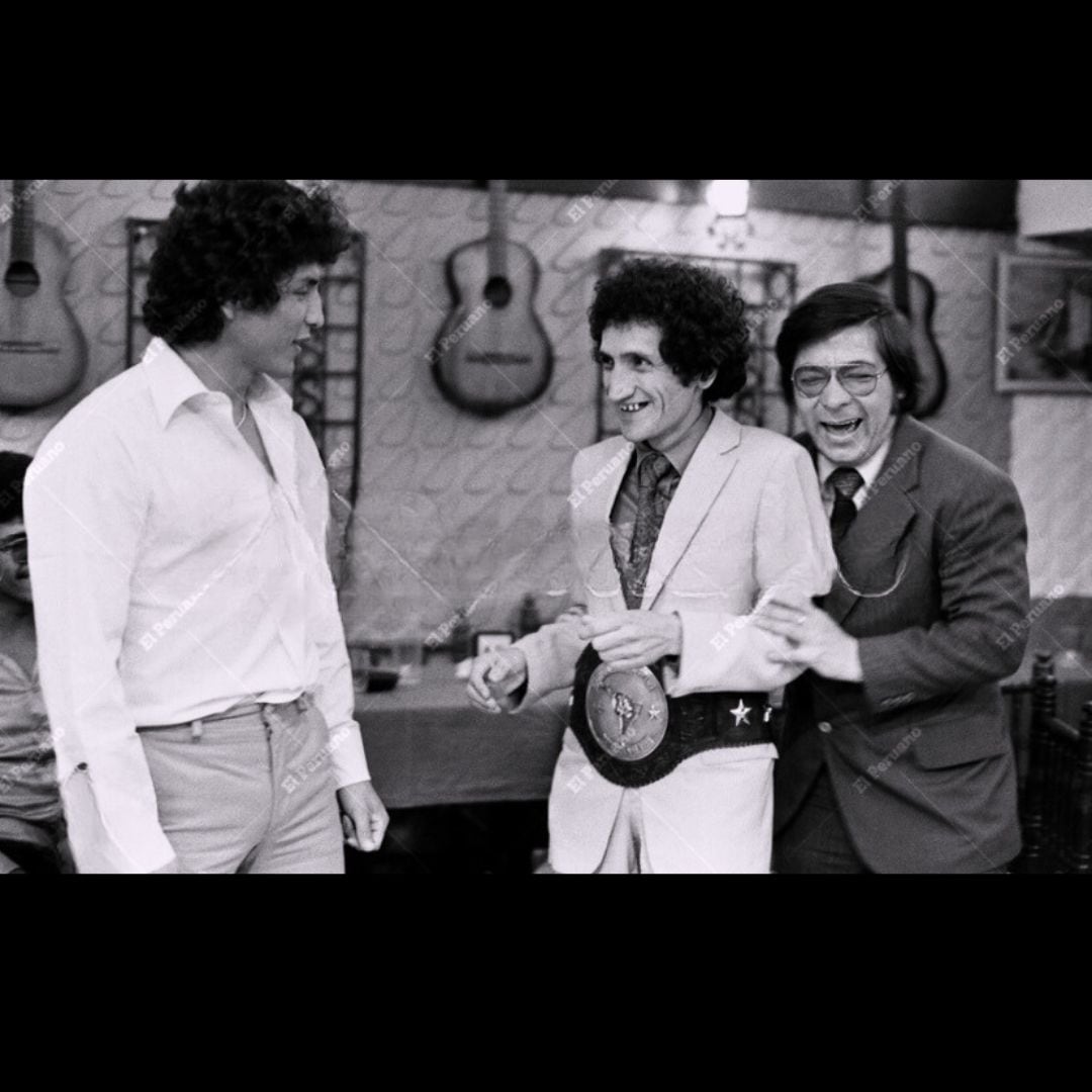 Rodolfo Carrión interpretando a Felpudini en "Risas y salsa" posa junto a Efraín Aguilar. (Foto: Difusión)