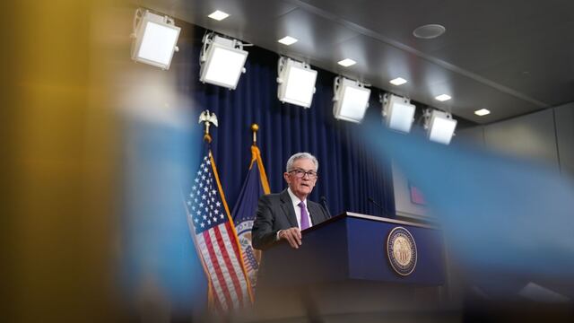 Powell dice que la Fed seguirá subiendo los tipos hasta que la inflación baje con solidez