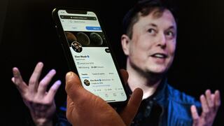 Elon Musk pide a tribunal que le permitan publicar tuits sobre Tesla sin el permiso de los abogados