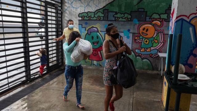 Cota 905: Caraqueños de barrios tomados por criminales buscan refugios para huir de las balas | FOTOS