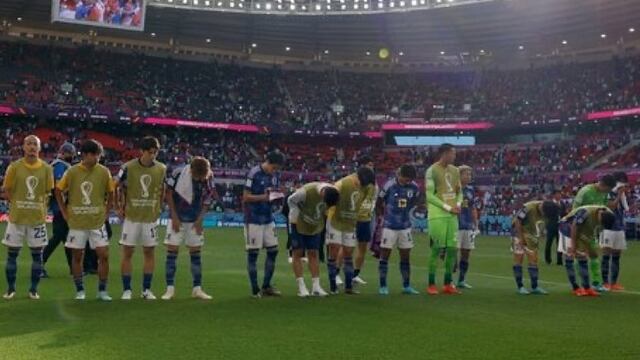 Japón perdió frente a Costa Rica y los jugadores pidieron perdón ante los hinchas